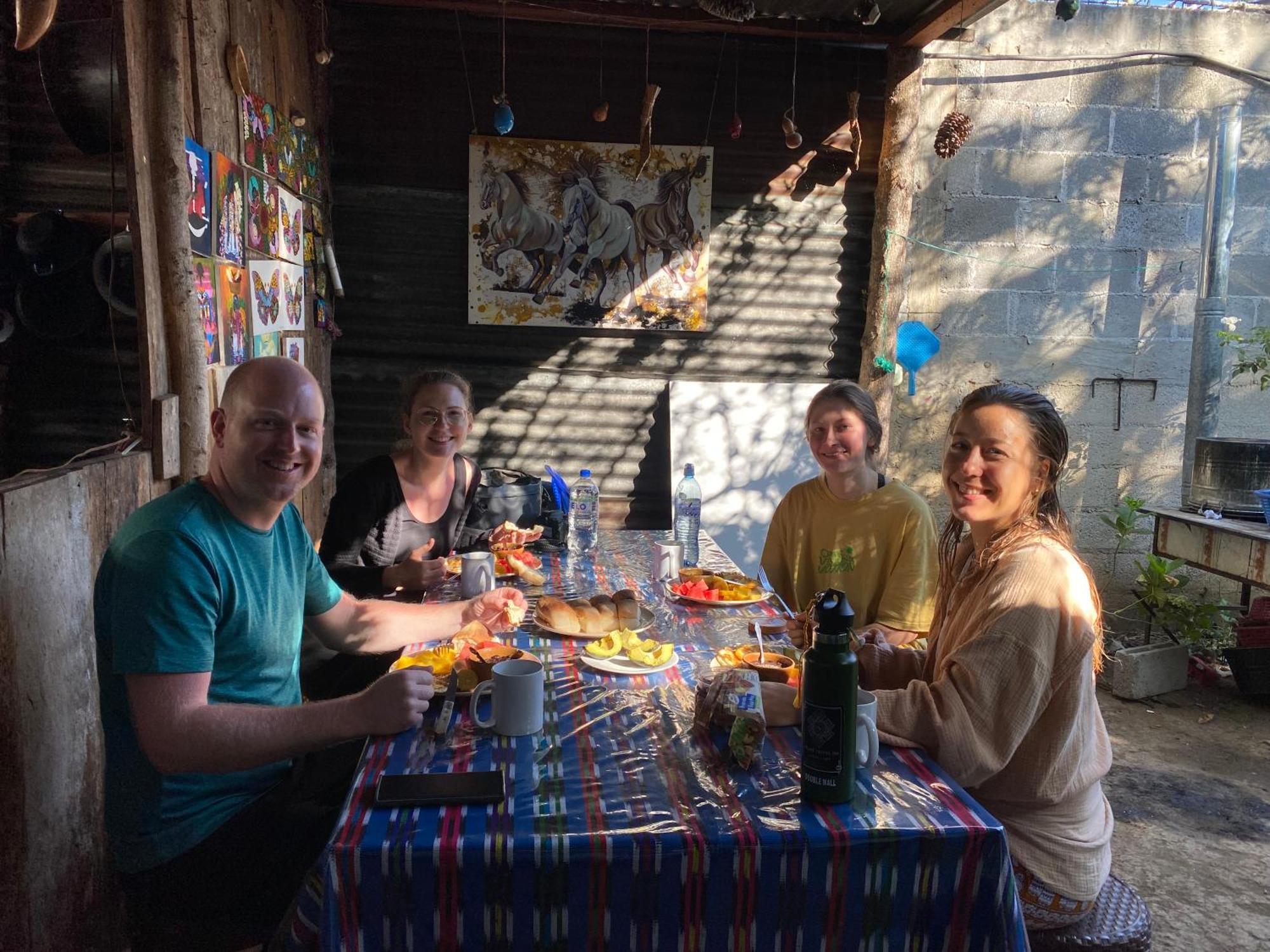 “posada Vicentas” Compartir Con Familia Tz'utujil Séjour chez l'habitant *